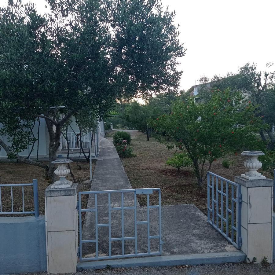 My Mediterranean Villa With Huge Garden And Own Parking Λομπάρδα Εξωτερικό φωτογραφία